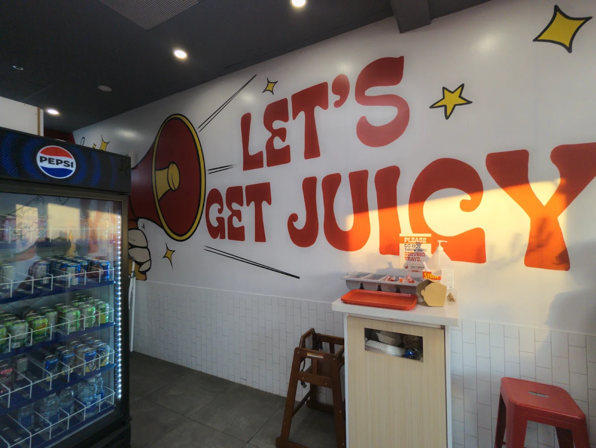 Vibe, Juicy Birds Nashville Hot Chicken