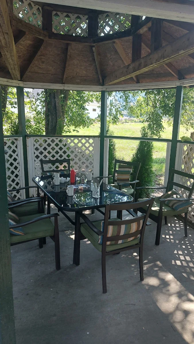 Vibe, Friesen's Countrytyme Garden