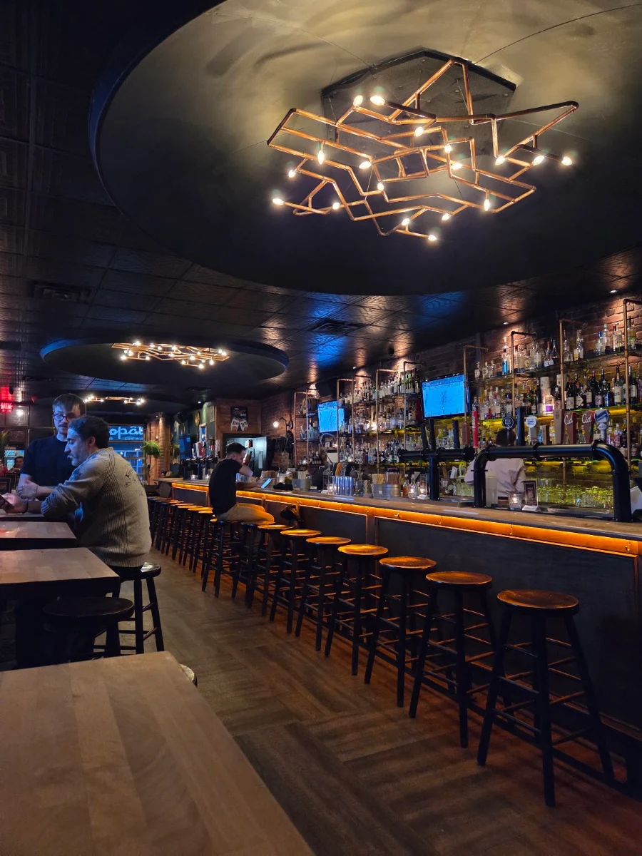 Vibe, Taverne Midway