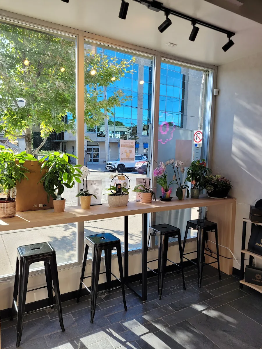 Vibe, Isabella's Mochi Donut Café - Leaside