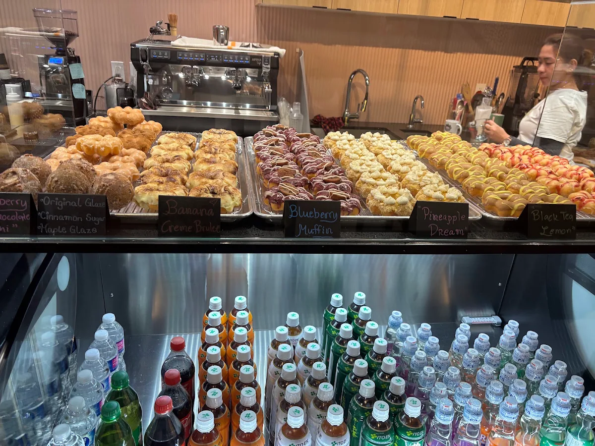 Vibe, Isabella's Mochi Donut Café - Leaside