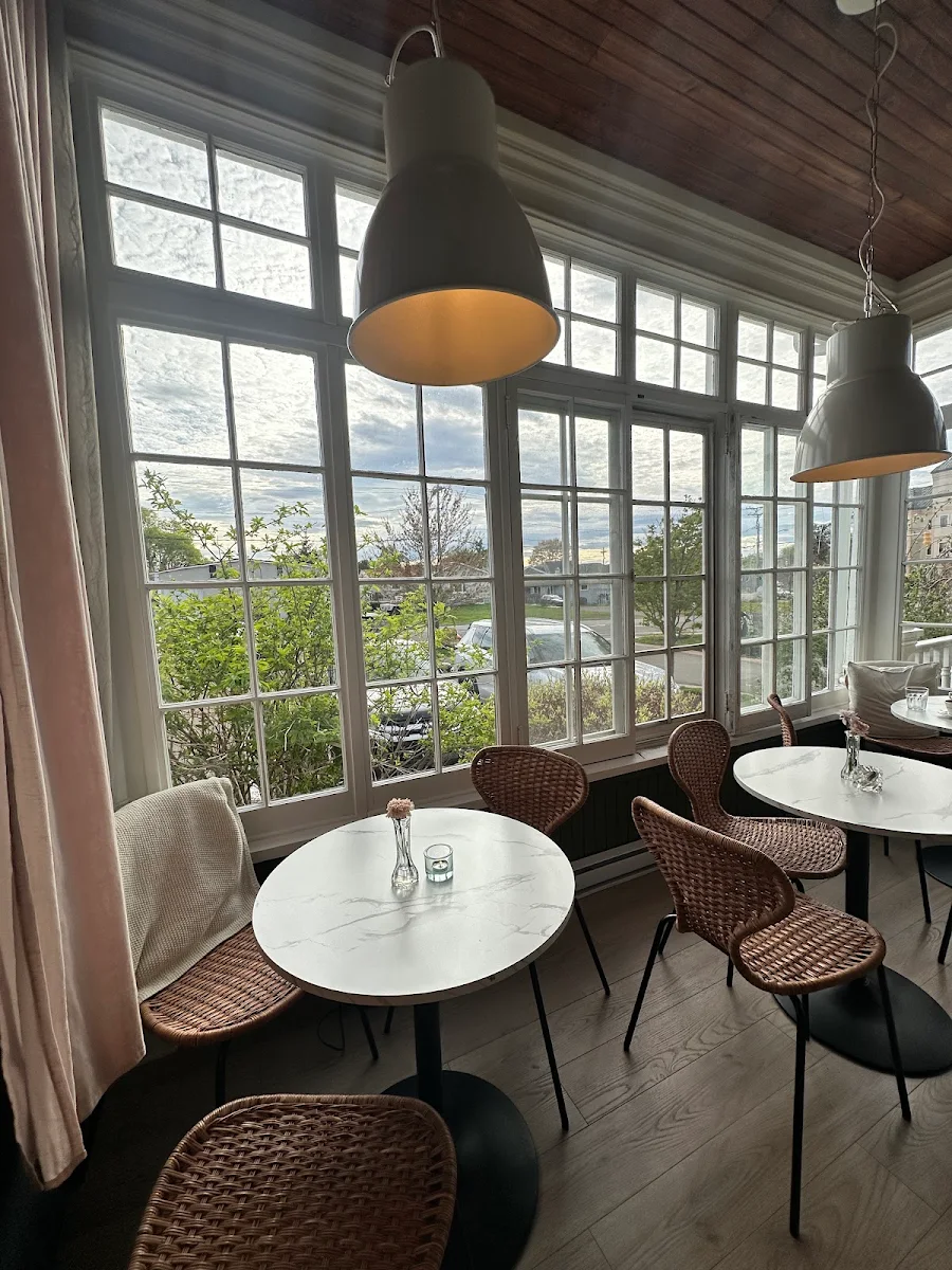Eleanor's Café cover
