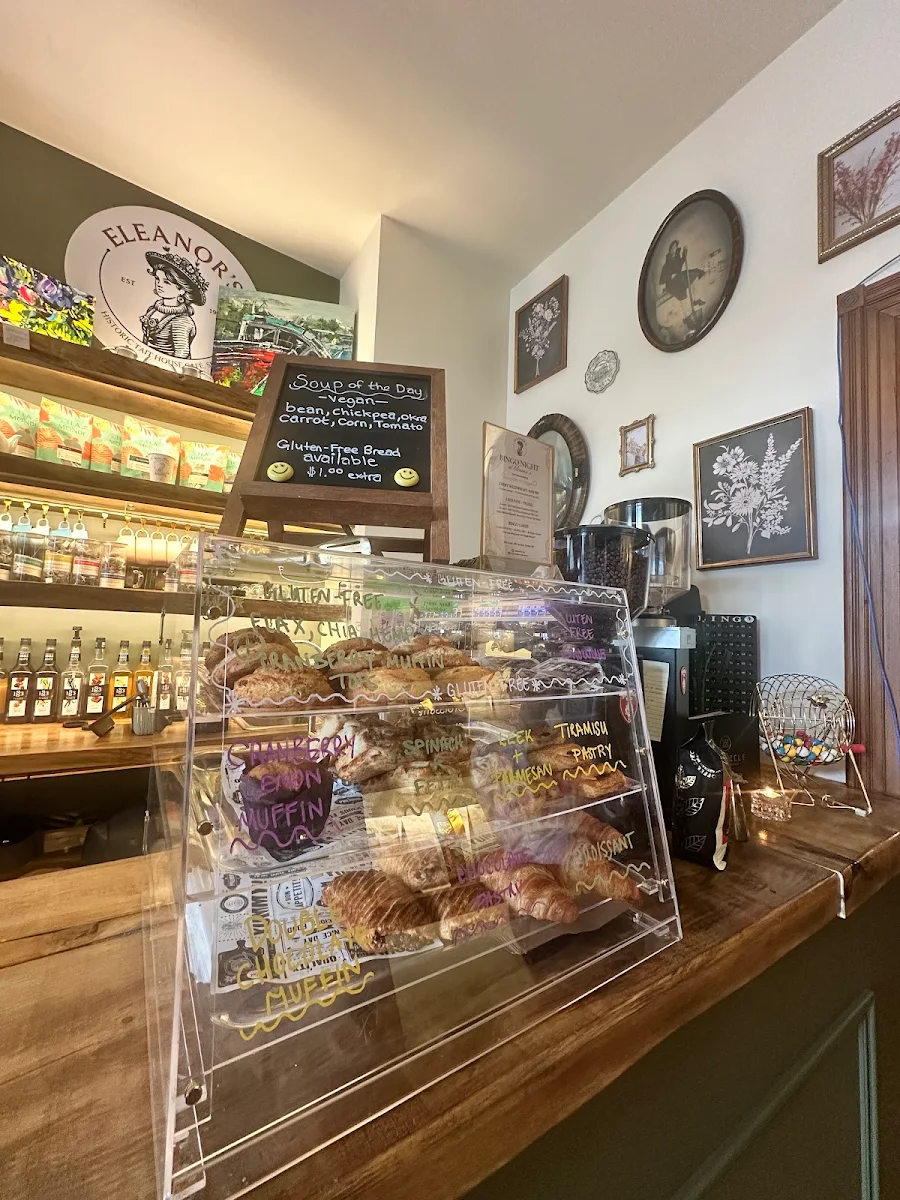 Vibe, Eleanor's Café