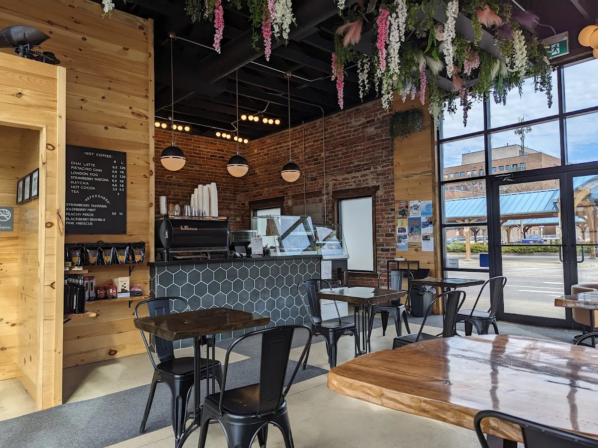 Vibe, Benji's Coffee Bar