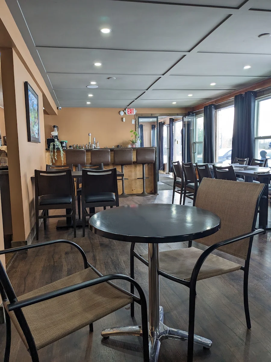 Vibe, Tent Kitchen + Wine Bar