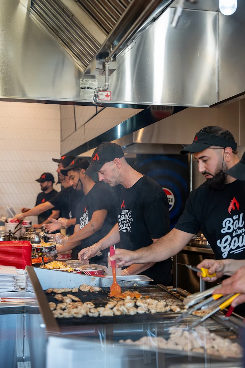Vibe, Restaurant Poulet Rouge Victoriaville