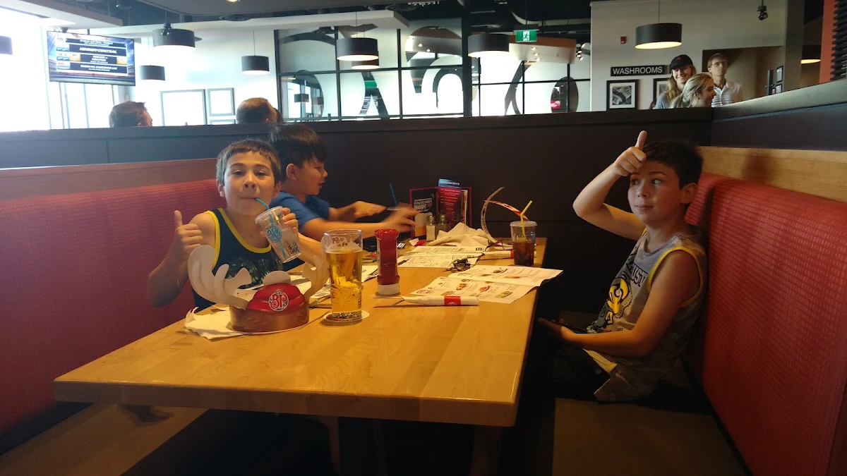 Vibe, Boston Pizza