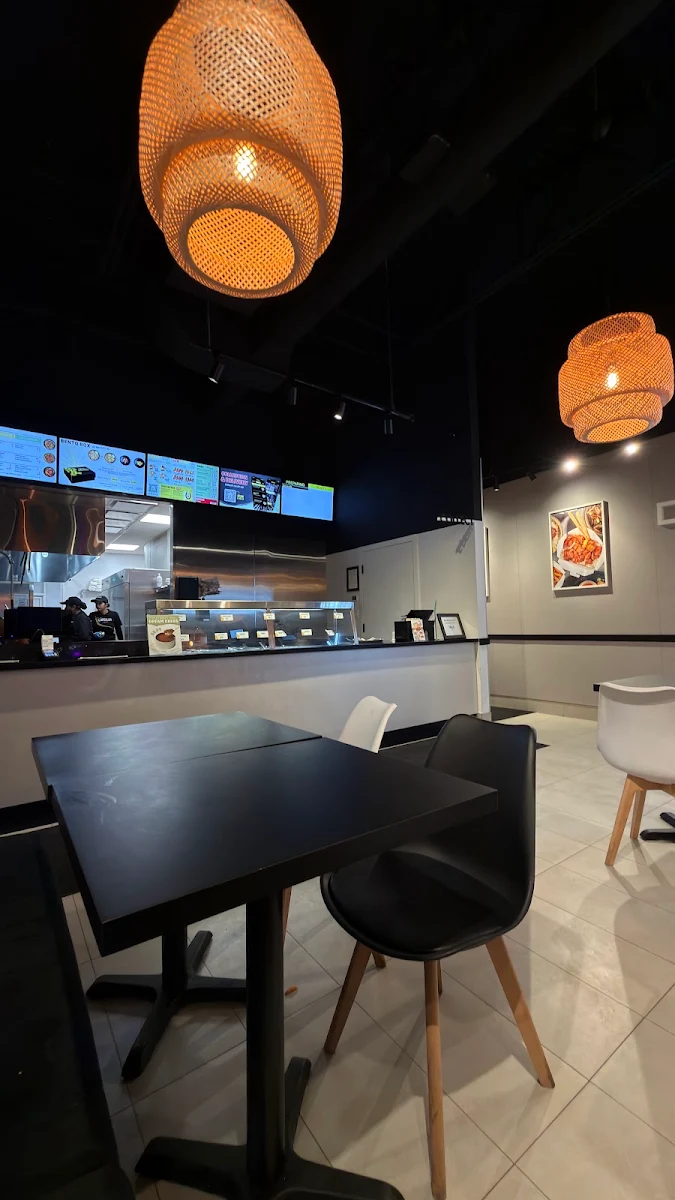 Vibe, Oodles Wok Mayfield, Brampton