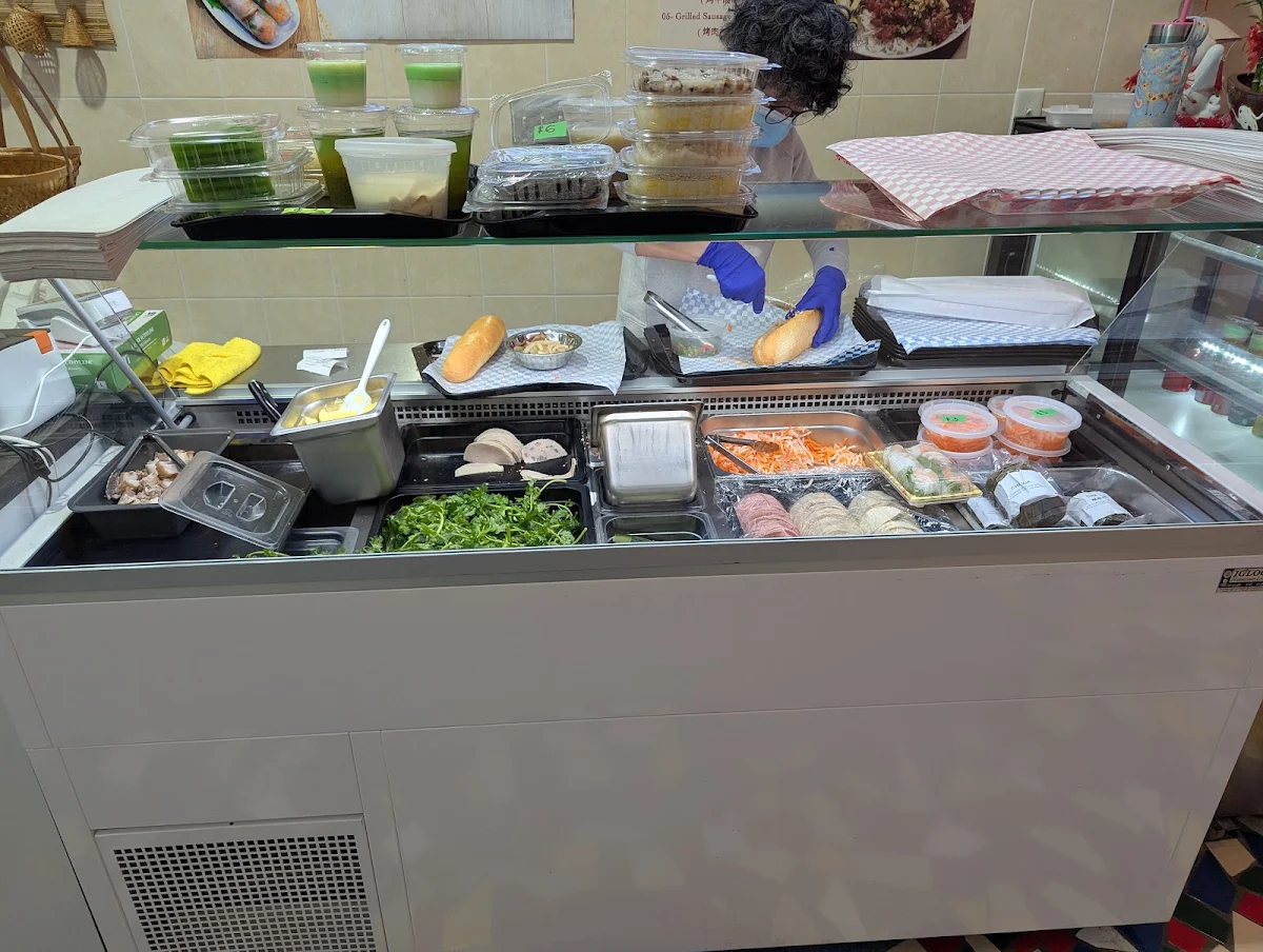 Vibe, Banh Mi Ngon Express
