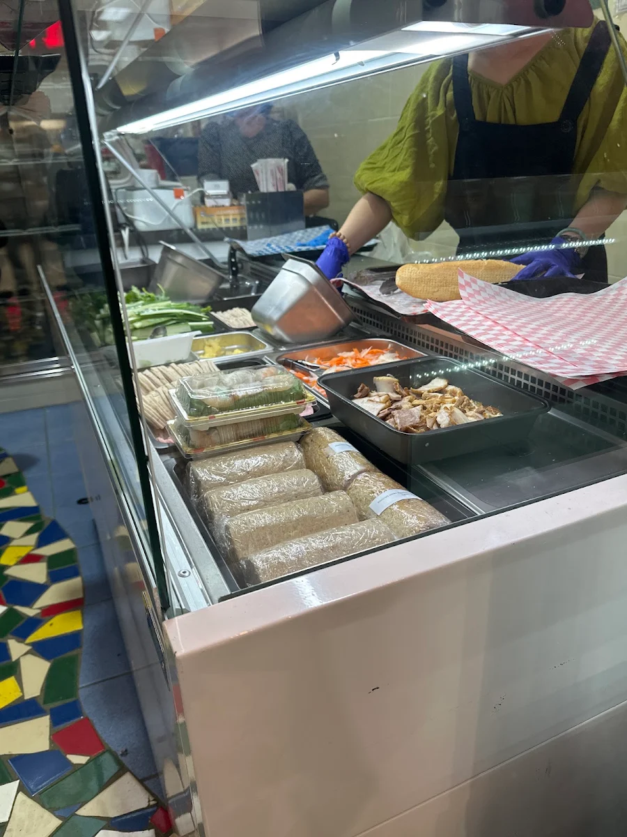 Vibe, Banh Mi Ngon Express