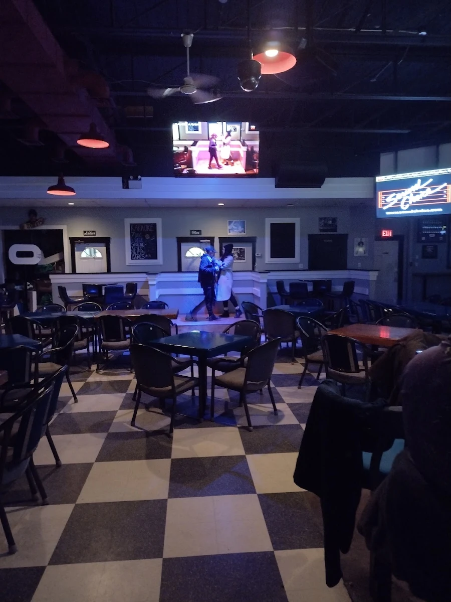 Vibe, Rosario's Pizza and Pub