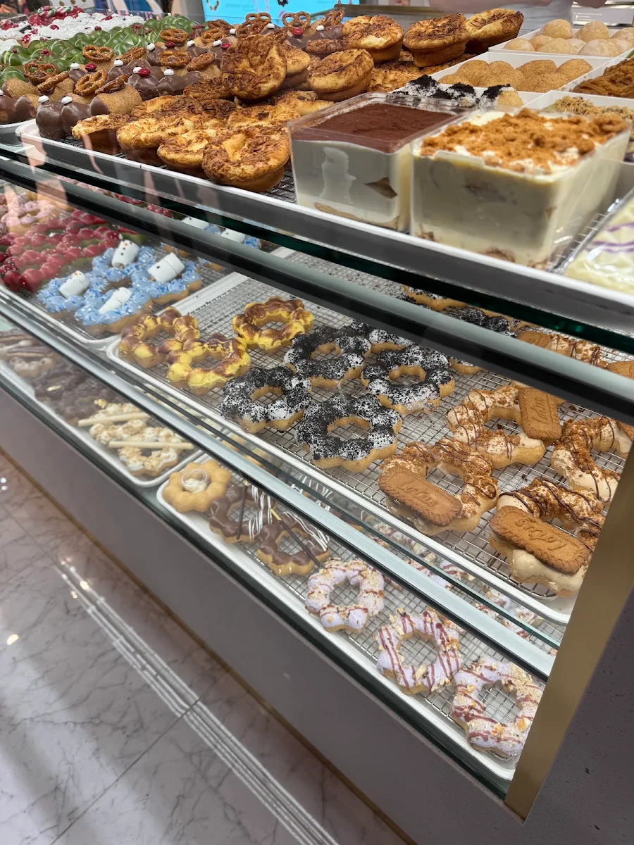 Vibe, Marry Me Mochi (Bayview Village Shopping Centre)