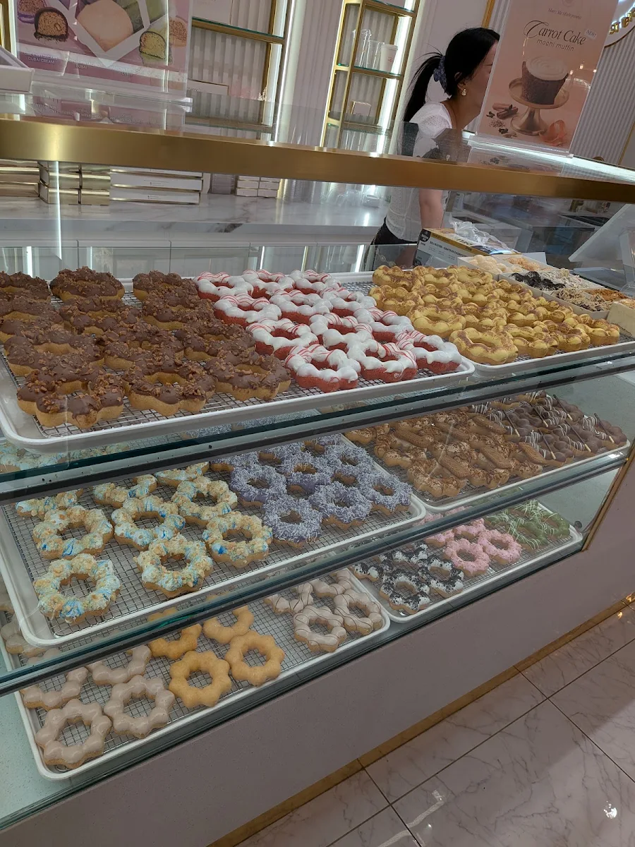 Vibe, Marry Me Mochi (Bayview Village Shopping Centre)