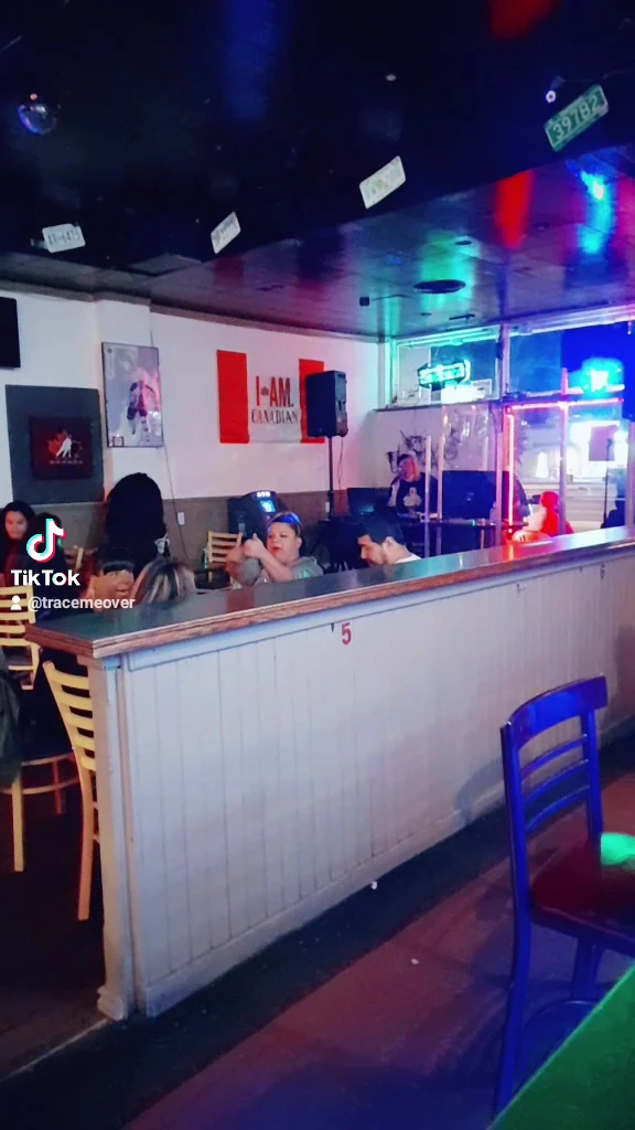 Vibe, Karl Sports Bar & Grill