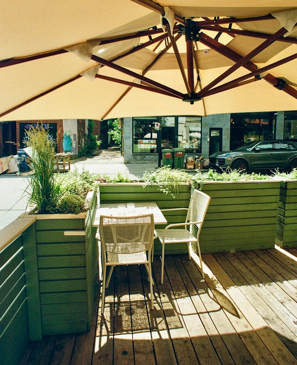 Vibe, Arthurs Nosh Bar