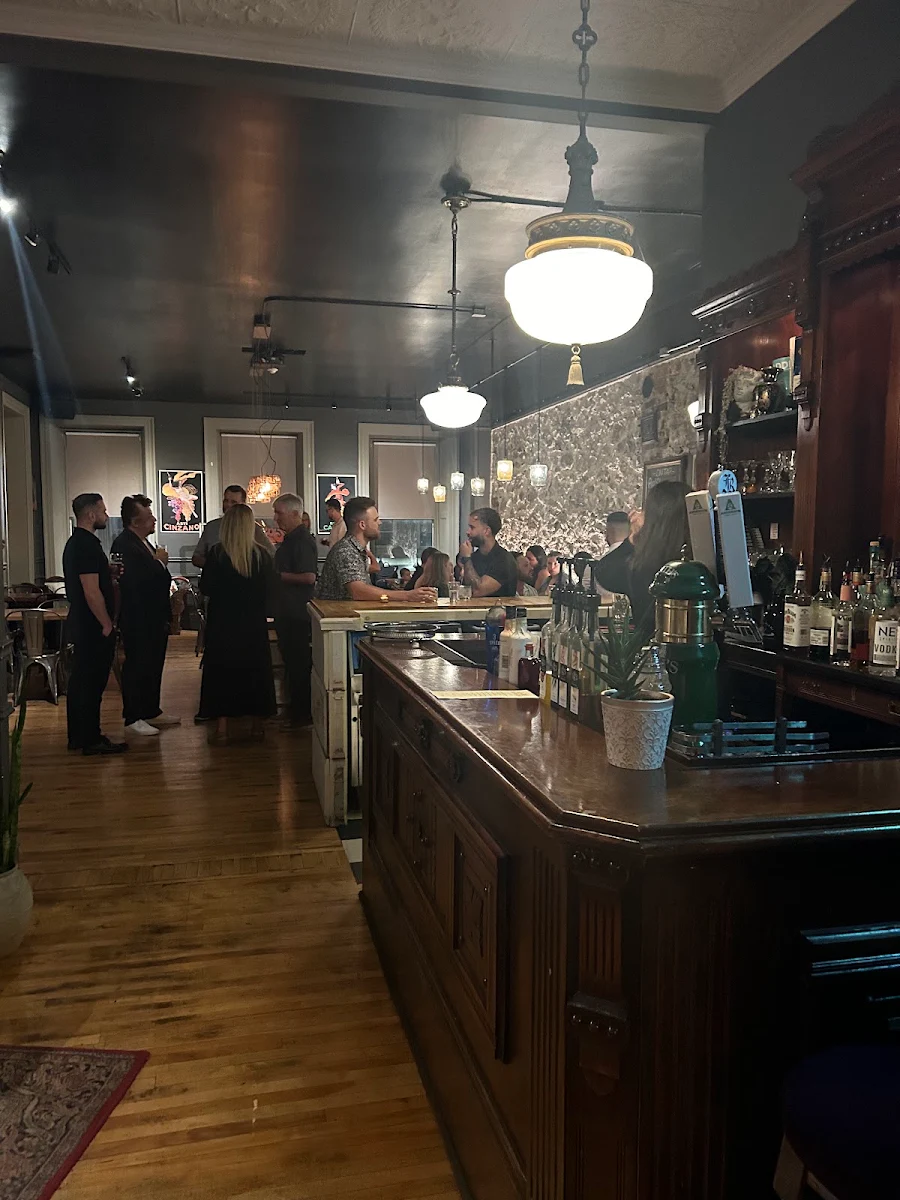 Vibe, Thirteen Food & Beverage