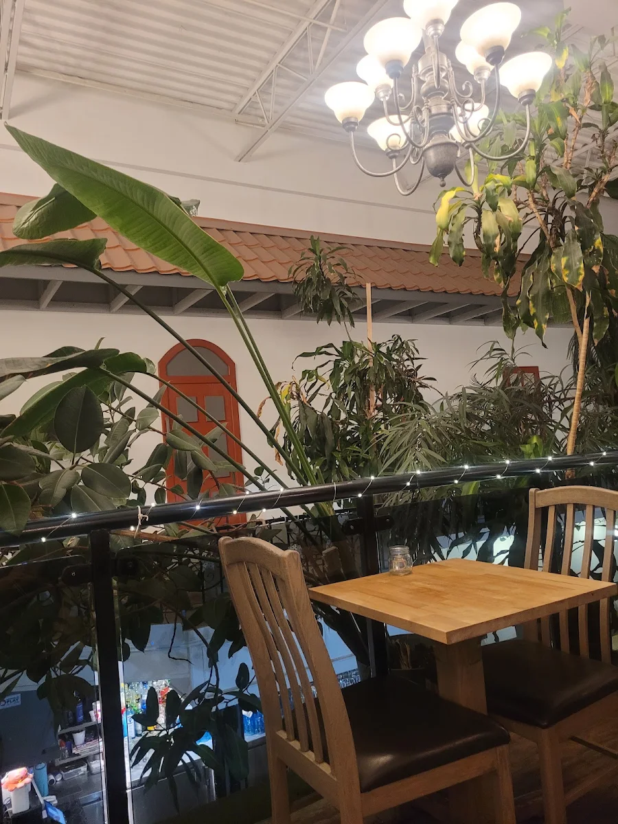 Vibe, Dorian Greek House