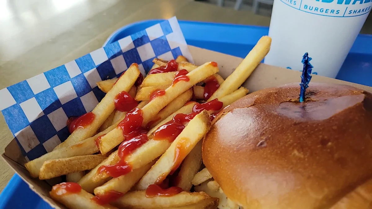 Food & drink, Boardwalk Burgers - Calgary 32nd Street