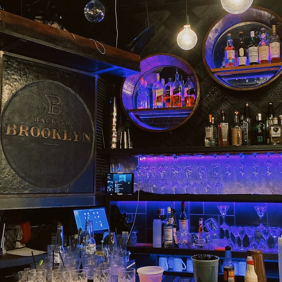 Vibe, Back to Brooklyn Restaurant
