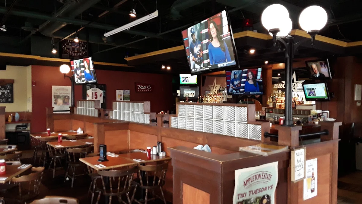 Vibe, Broadway Bar & Grill