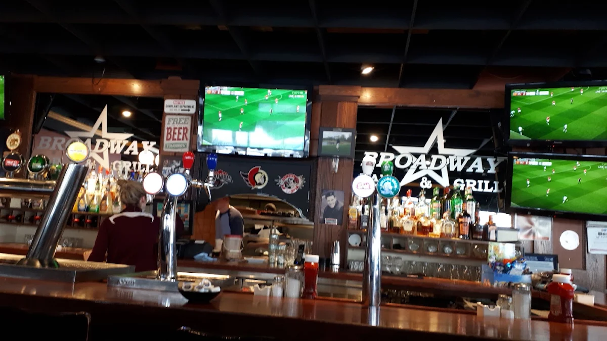 Vibe, Broadway Bar & Grill