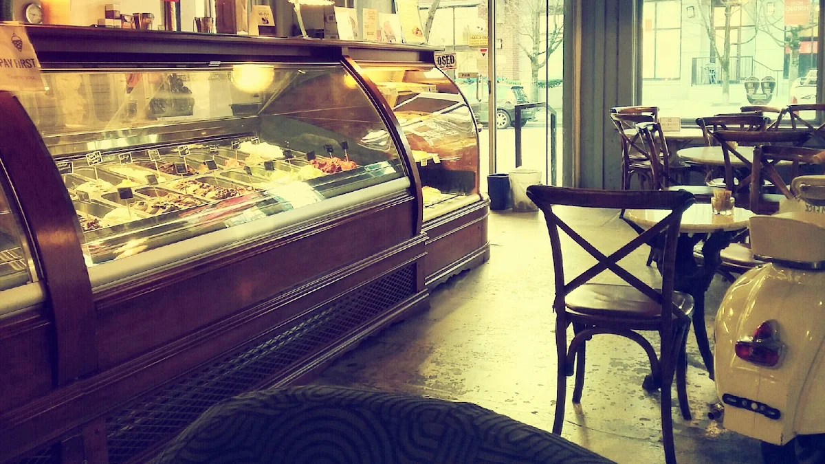 Vibe, Tre Galli Gelato Caffè