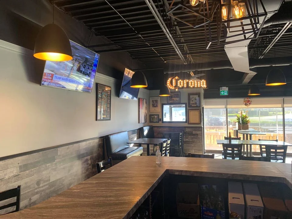 Vibe, Legends Grill