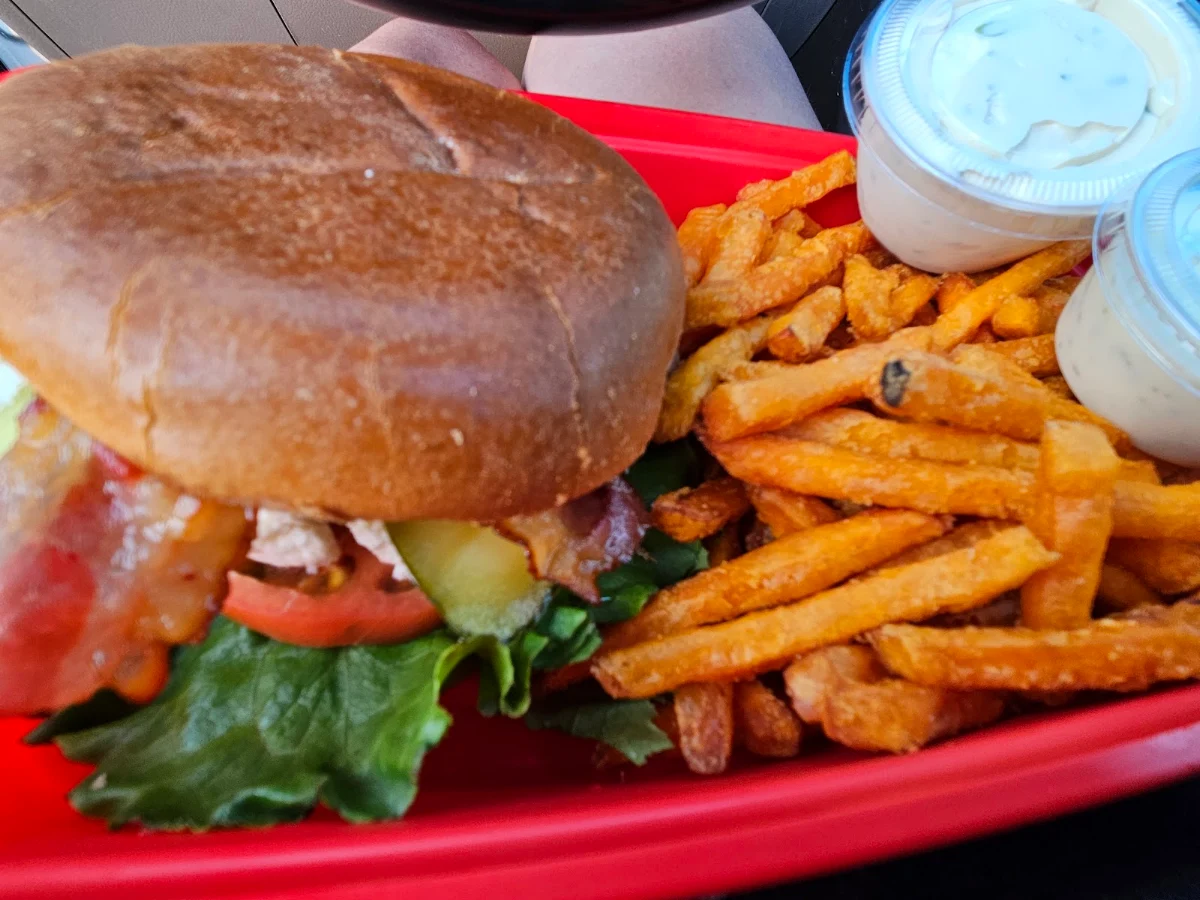 Food & drink, Boston Pizza