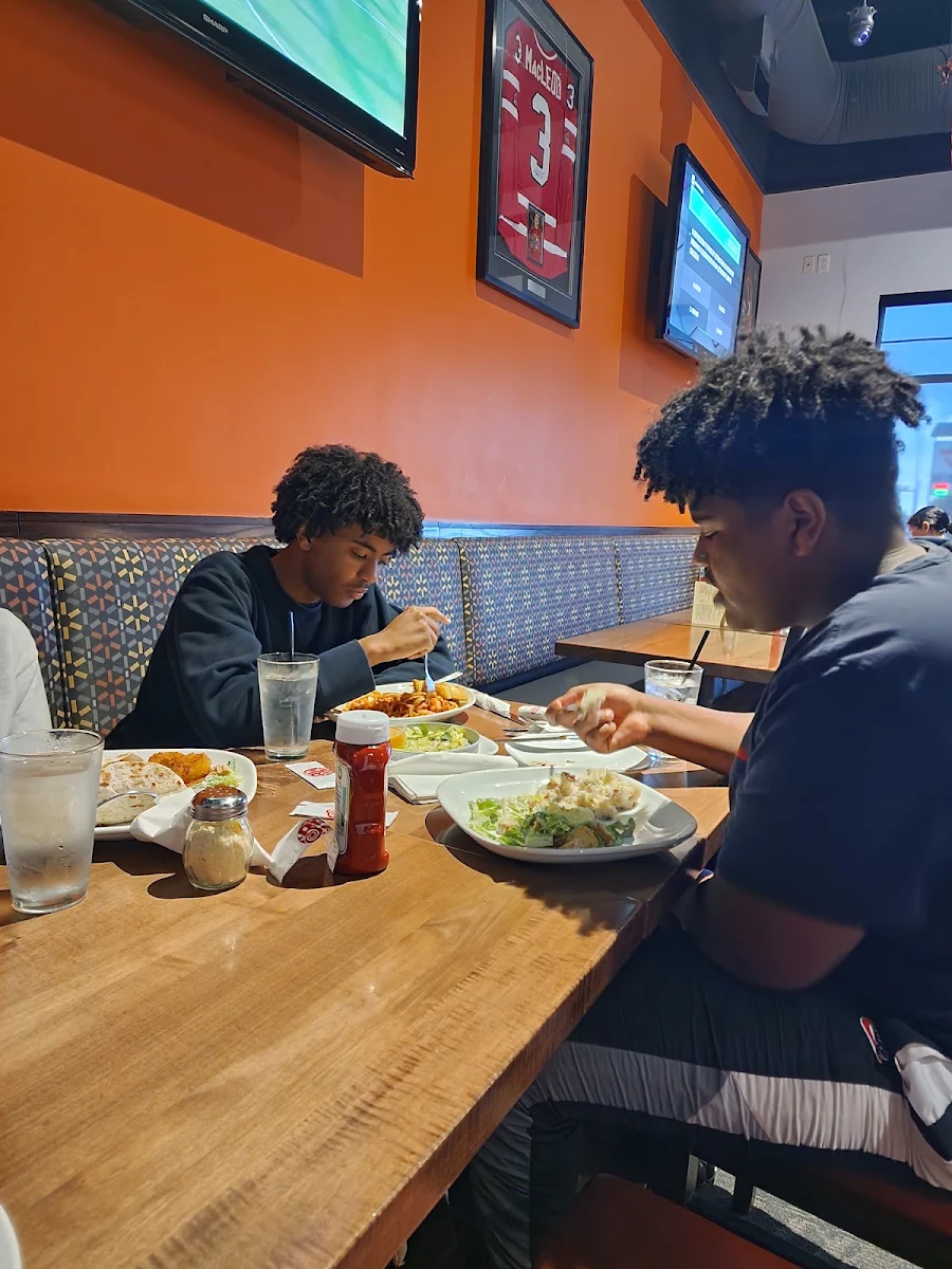 Food & drink, Boston Pizza