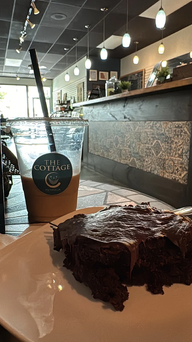 Food & drink, The Cottage Petrolia