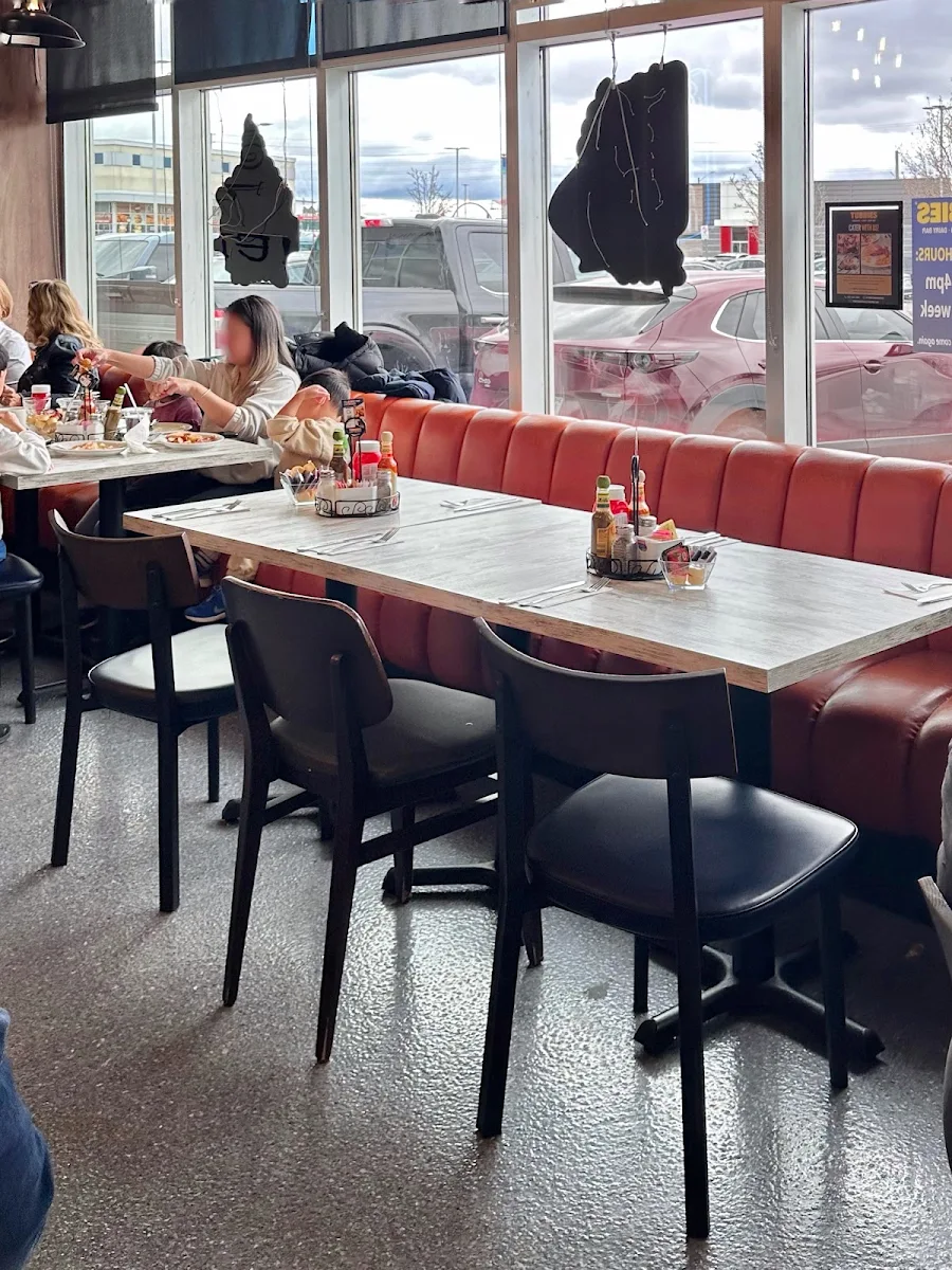 Vibe, Tubbies Big Breakfast Lunch & Dairy Bar - Vaughan
