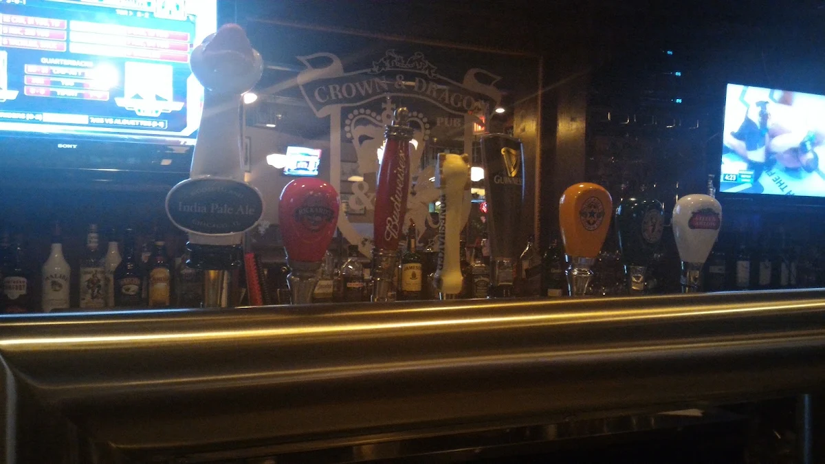 Vibe, Crown & Dragon