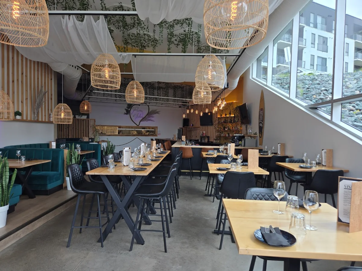 Vibe, Pura Vida Bistro