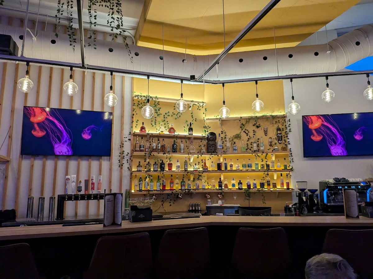 Vibe, Pura Vida Bistro