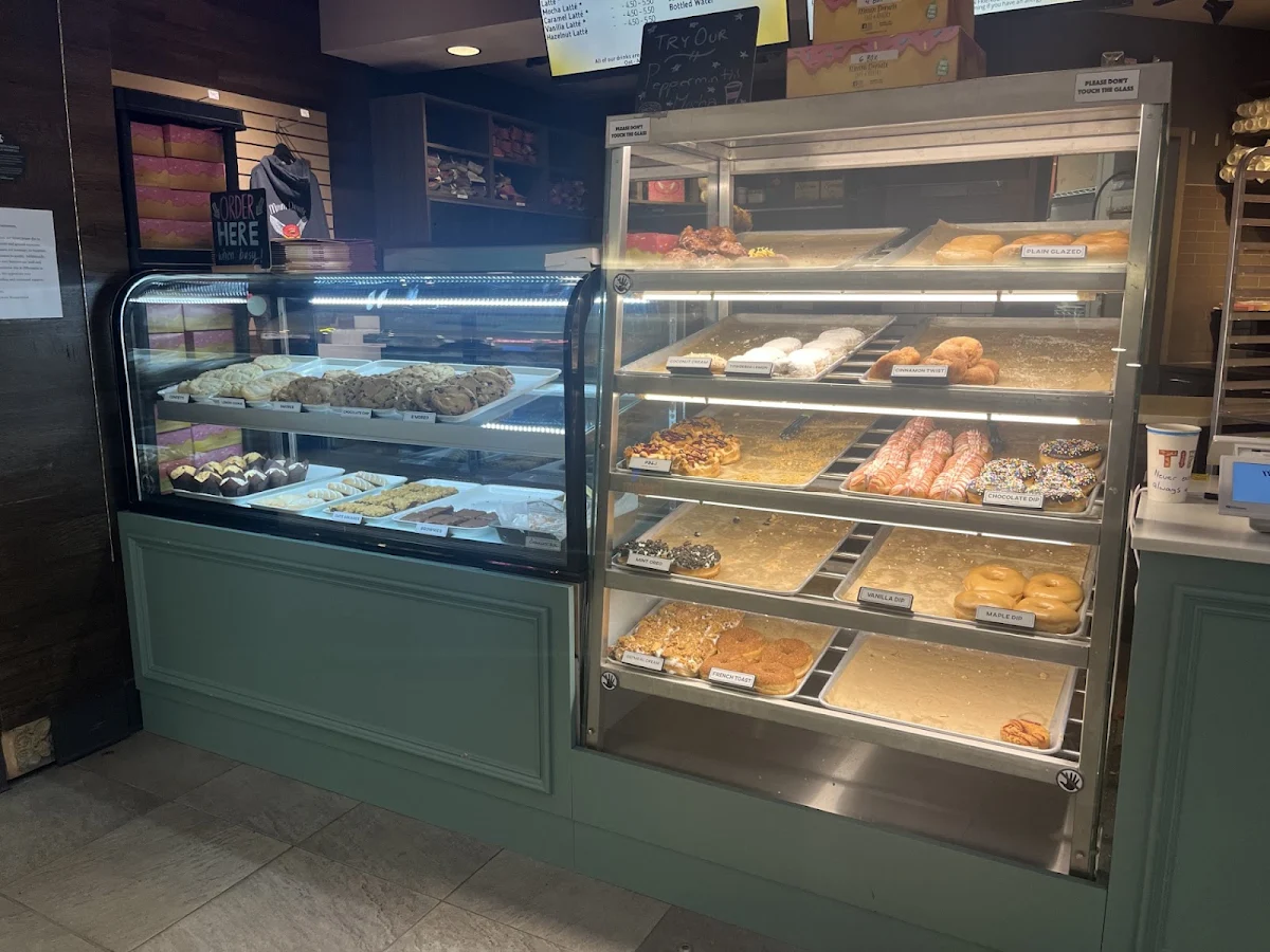 Vibe, Mmm Donuts • Café & Bakery