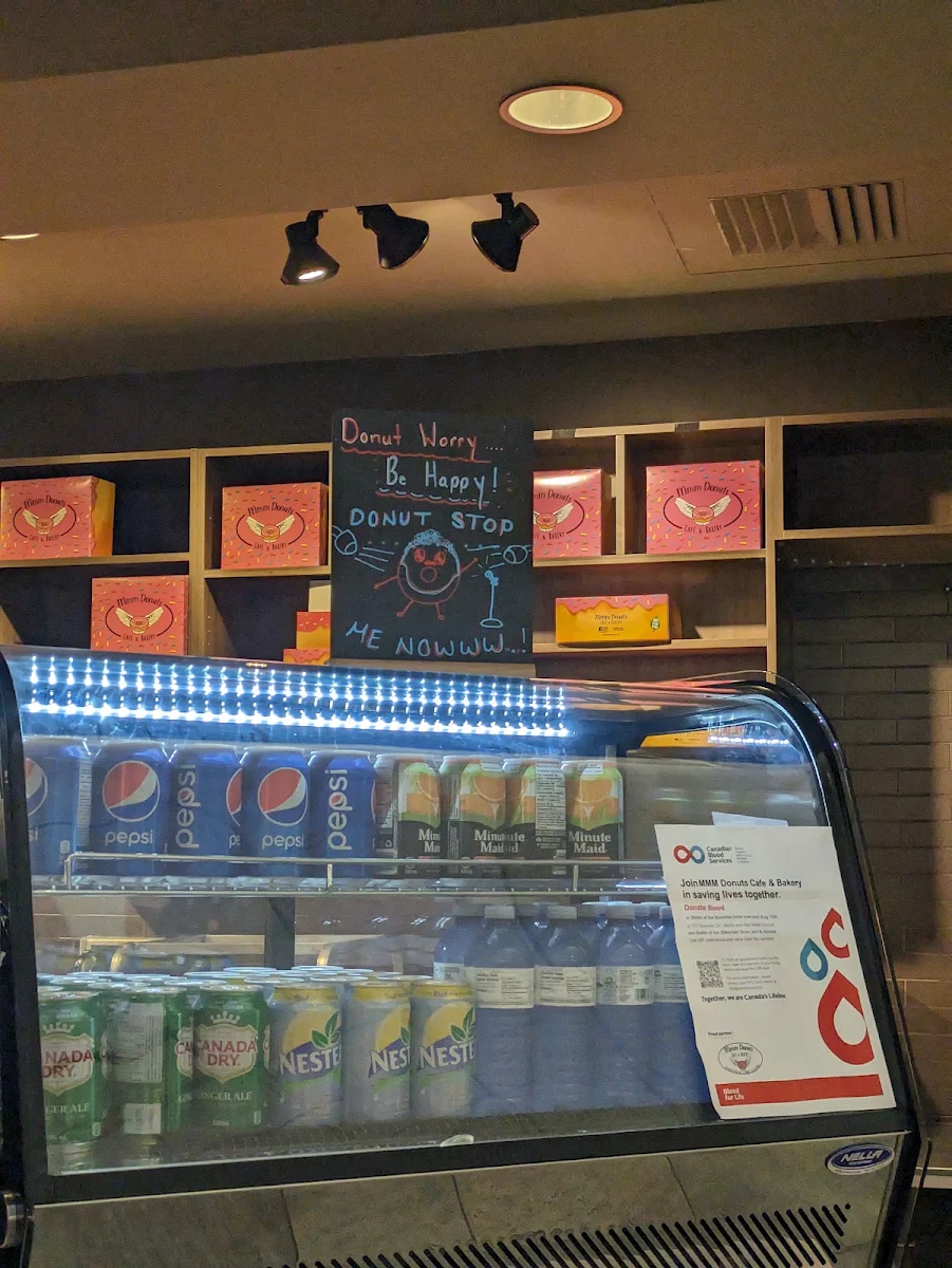 Vibe, Mmm Donuts • Café & Bakery