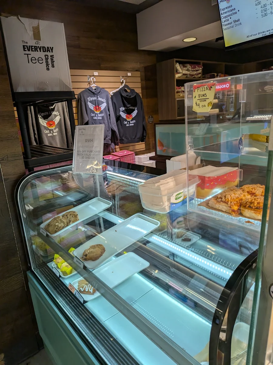 Vibe, Mmm Donuts • Café & Bakery