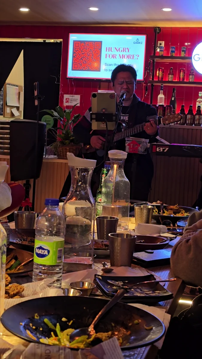 Vibe, GIMIKZ Kitchen & Bar