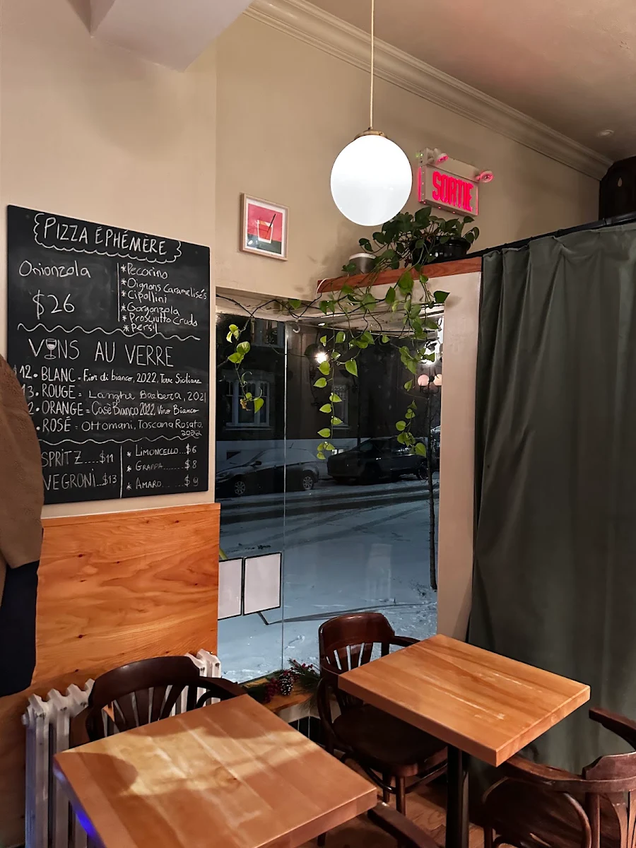 Menu, Moccione Pizza