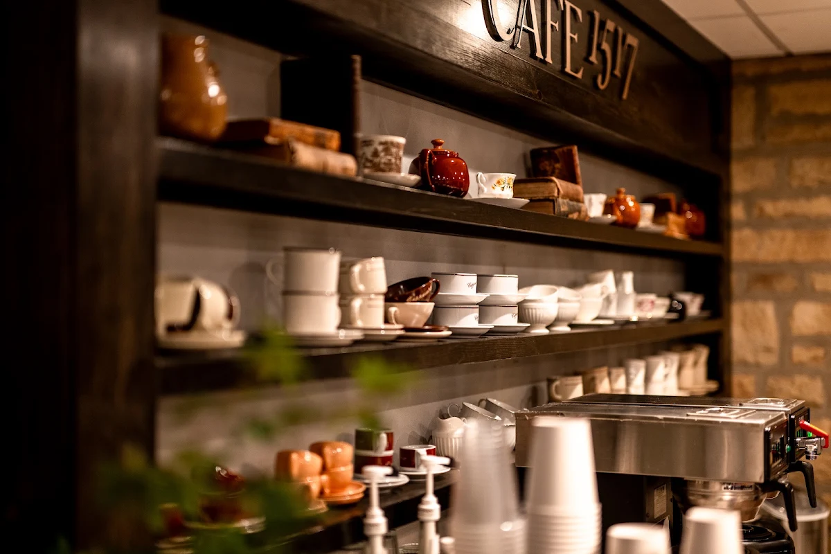Vibe, Cafe 1517