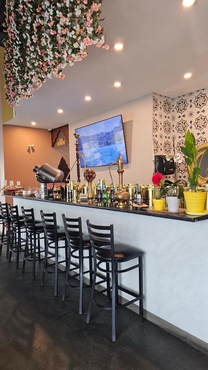 Vibe, Al Basha Restaurant & Cafe