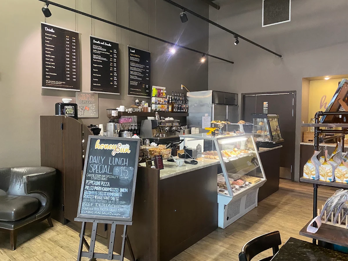 Vibe, Honey Bun Café