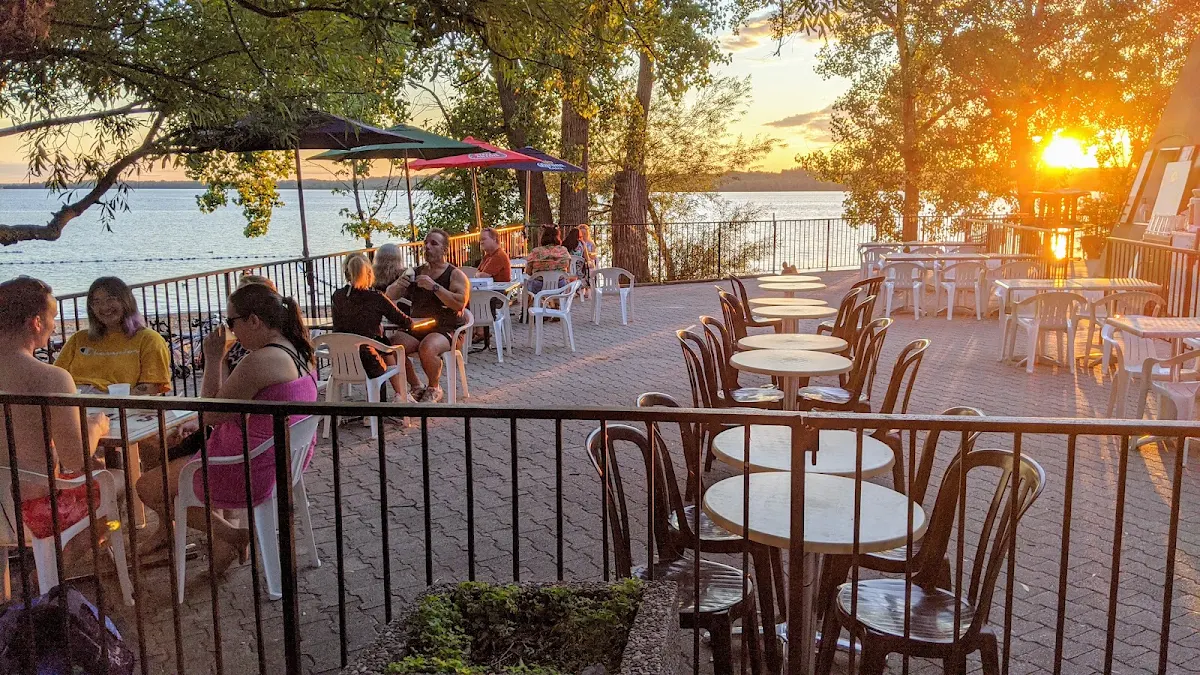 Vibe, Westboro Beach Cafe