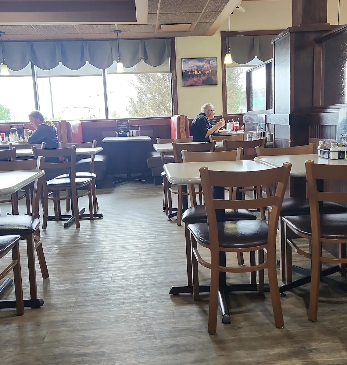 Vibe, Papi's Country Kitchen