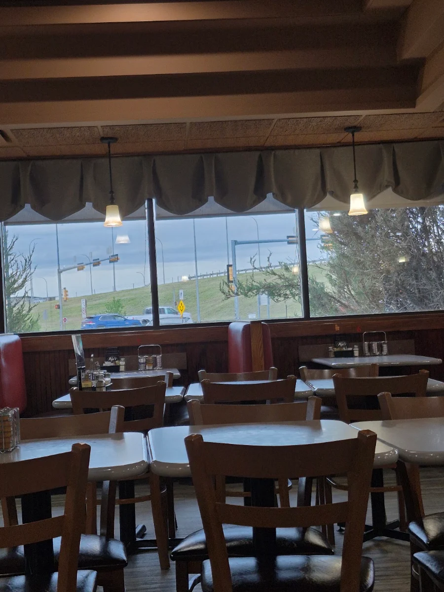 Vibe, Papi's Country Kitchen