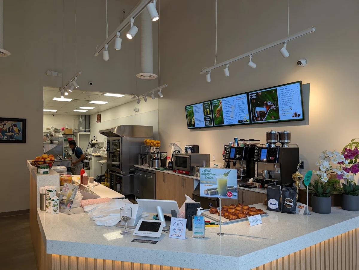 Vibe, Minh Sandwiches