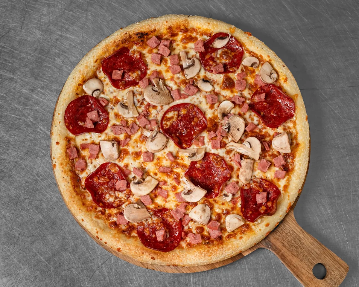 Food & drink, Chicago Pizza - Deep Dish - Northeast Calgary