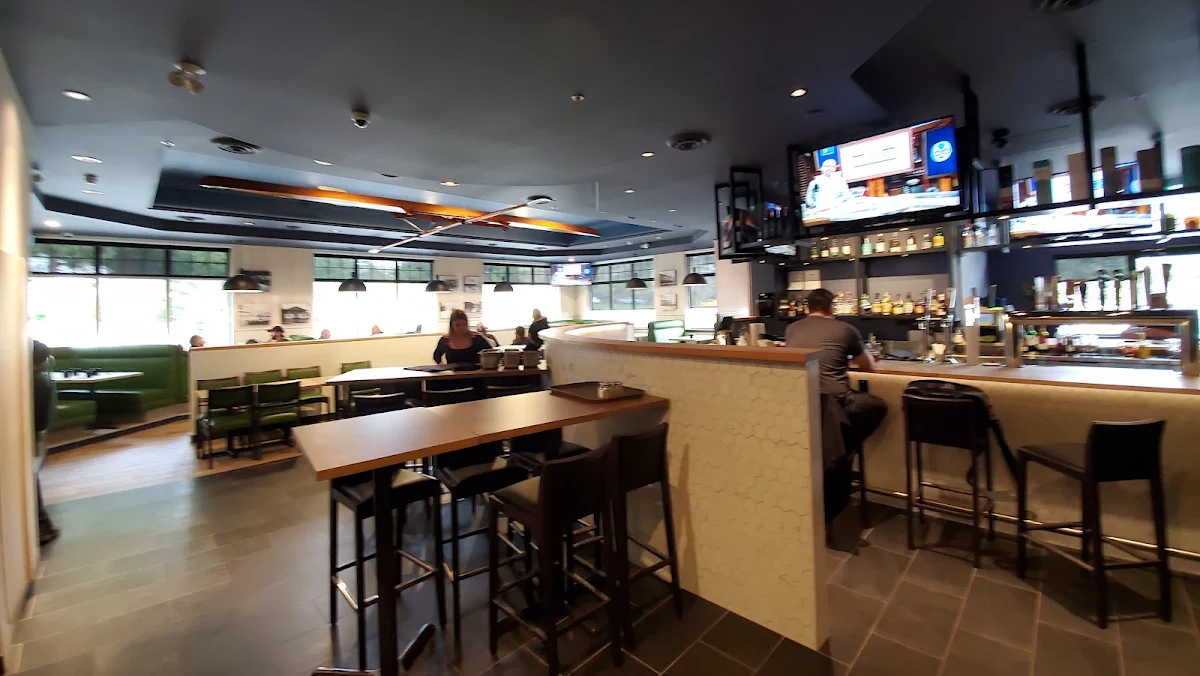 Vibe, Lakes Restaurant