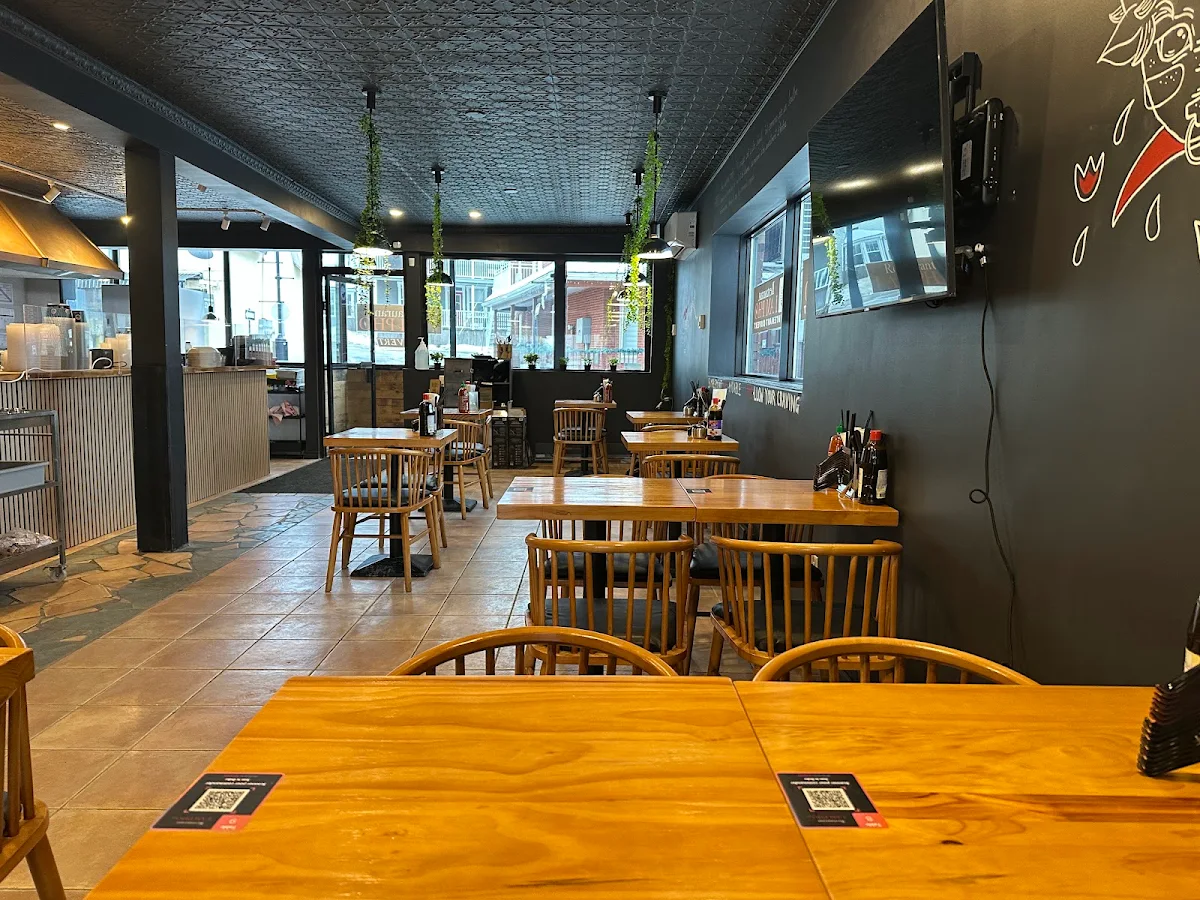 Vibe, Restaurant I AM PHO (Sainte-Anne-de-Bellevue)