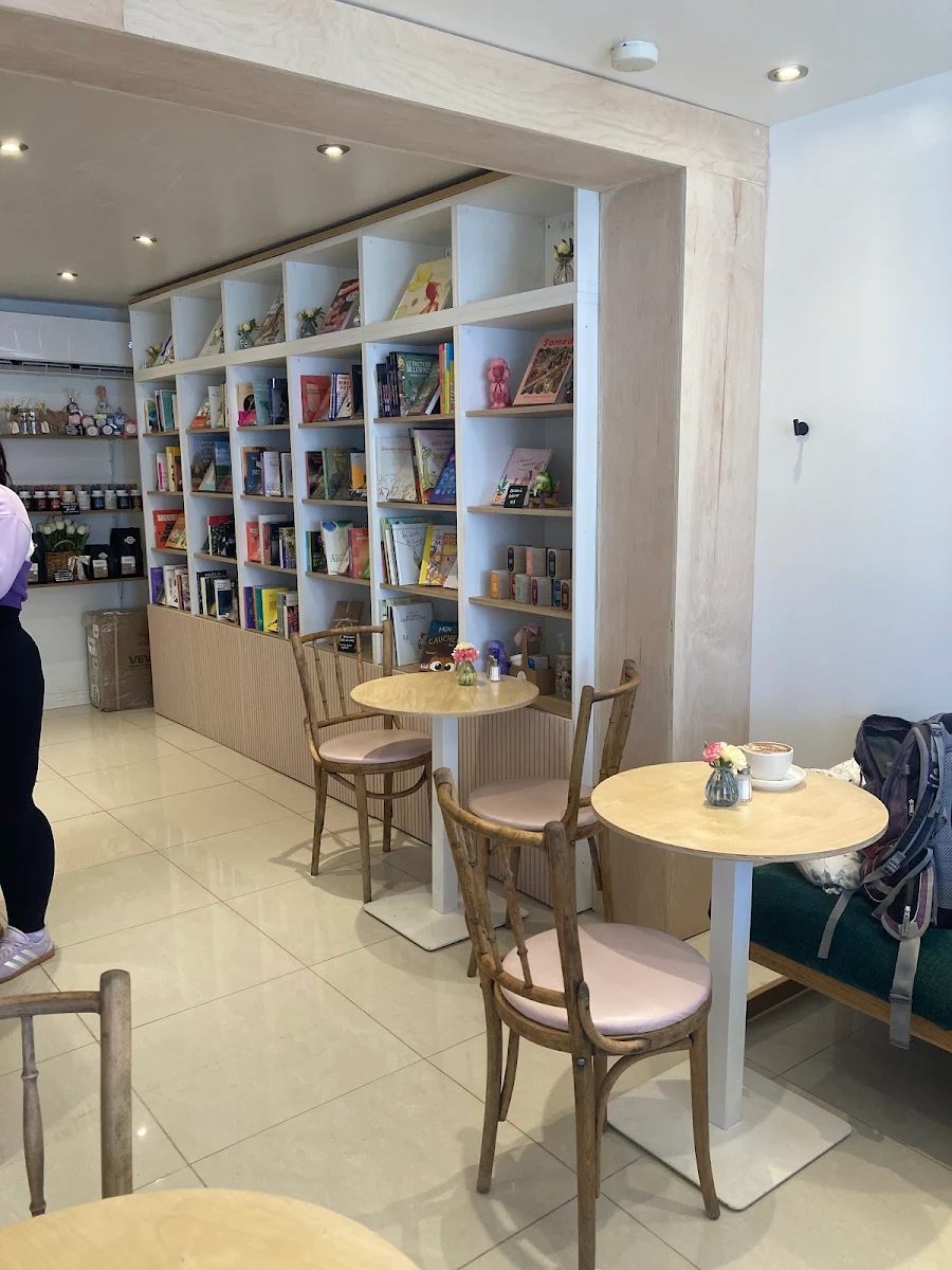 Vibe, Café Librairie Les Deux